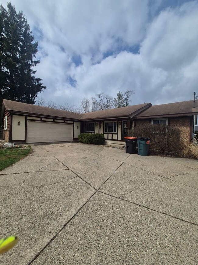 Building Photo - 3581-3583 Peck St SW