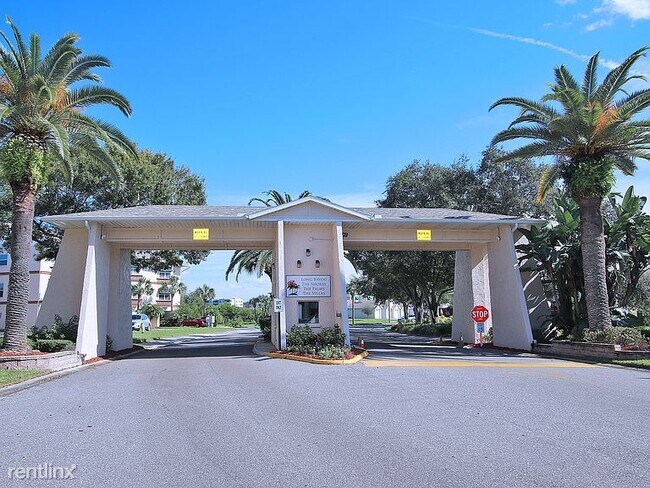 Building Photo - 6495 Shoreline Dr