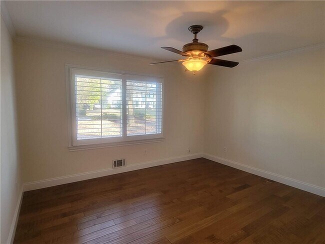 Building Photo - 3740 Clubland Dr