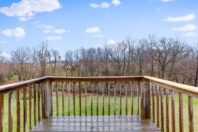 Building Photo - 339 Clifford Dr