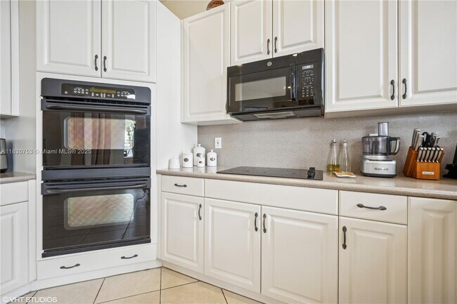 Building Photo - 4954 SW 186th Way