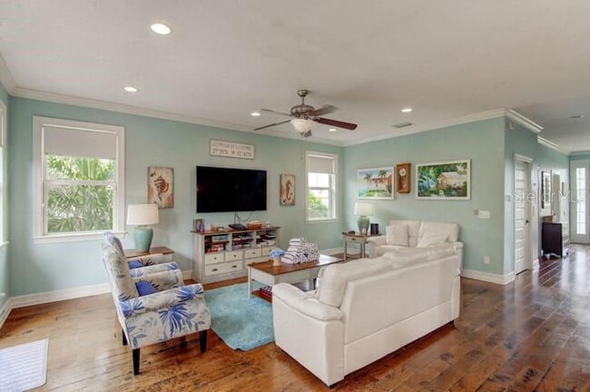 Building Photo - 4808 Gulf Dr
