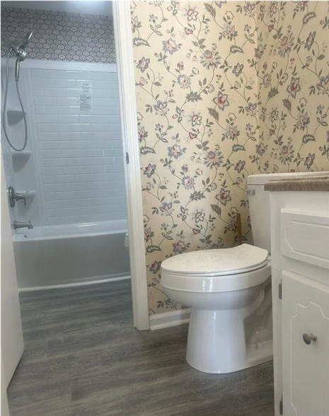 Half bath - 405 E Suena Dr