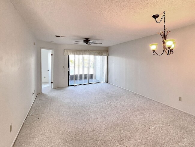 Building Photo - Charming 2 Bedroom, 2 Bathroom Townhome fo...