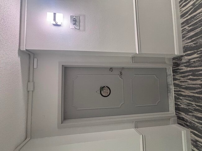 Building Photo - 336 N Birch Rd