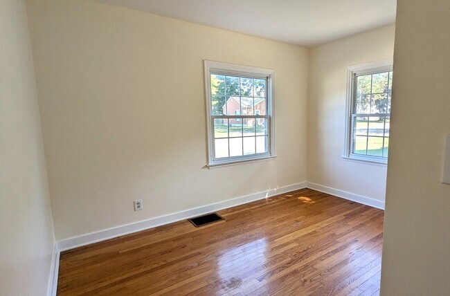 Building Photo - 1383 Montague Ave