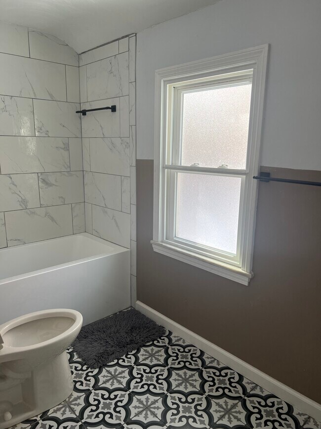 Building Photo - 1264 Brainard Rd