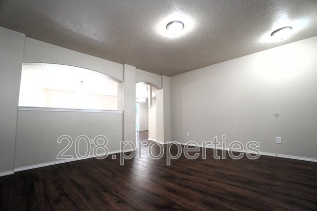 Building Photo - 2934 NW 11th Ave