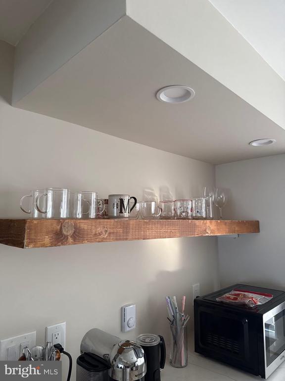 Building Photo - 7 N Christopher Columbus Blvd