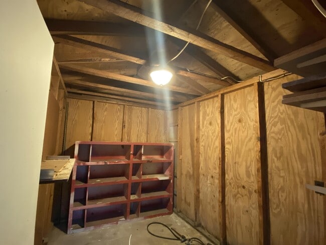 Building Photo - 1031 Revere St