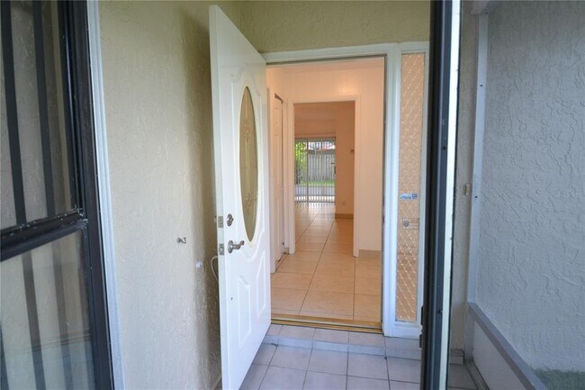 Building Photo - 2357 White Oak Cir