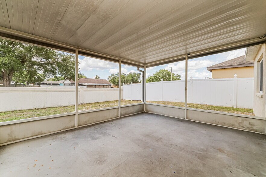 Building Photo - 11025 Whittney Chase Dr