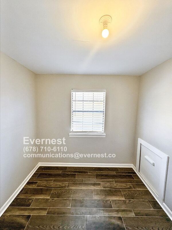 Building Photo - 4060 Day Trail S