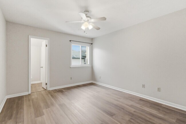 Building Photo - 1319 Airport Dr