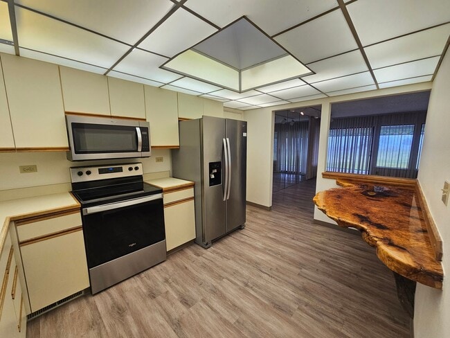 Building Photo - 1 Bedroom Condo on the Golf Course!