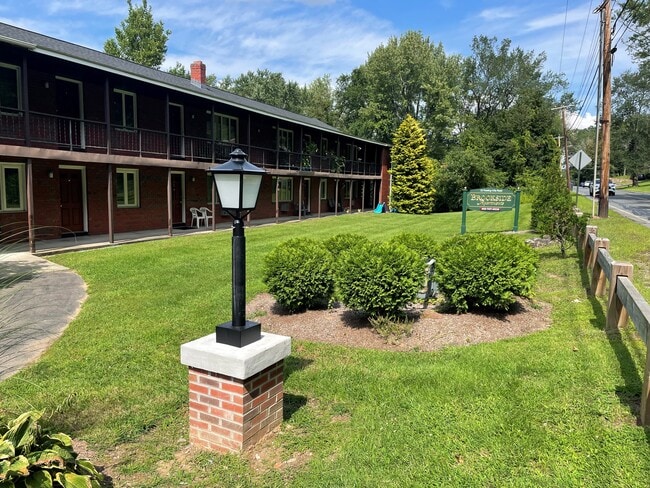 Building Photo - Brookside Apartments
