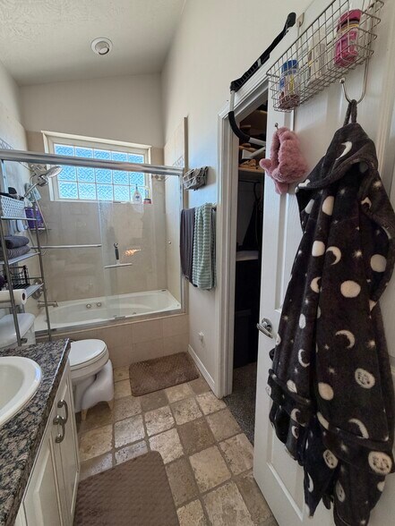 Building Photo - 70 N Main St