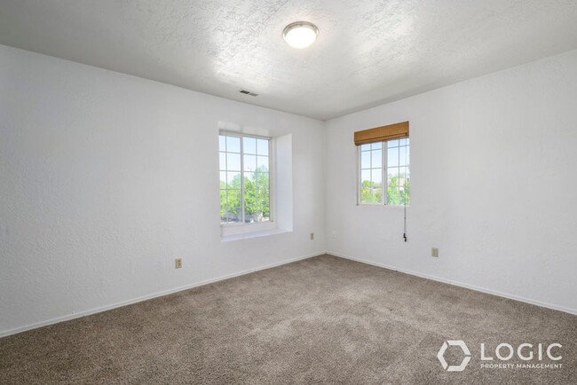 Building Photo - Great Family Home in Excellent Sugar House...