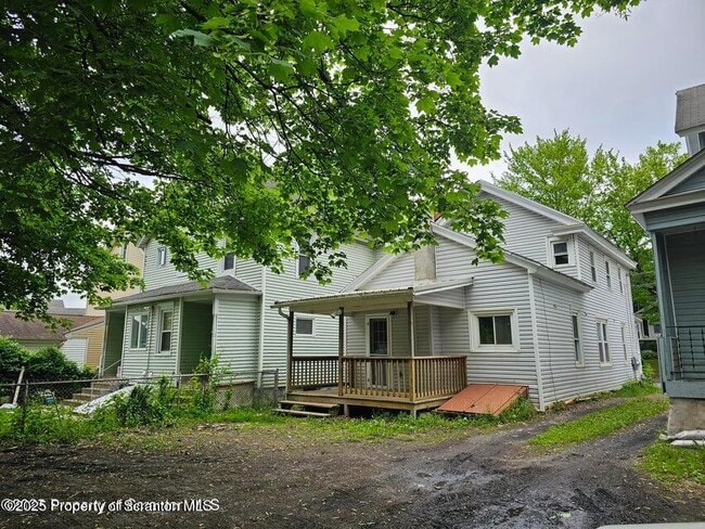 Building Photo - 58 Canaan St