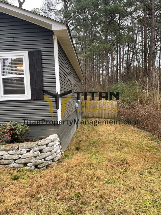 Building Photo - Cute 2 bed/2 bath house