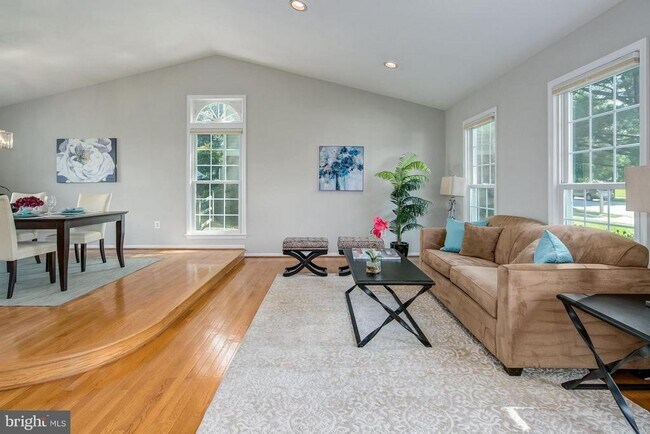 Building Photo - 26 Lily Pond Ct