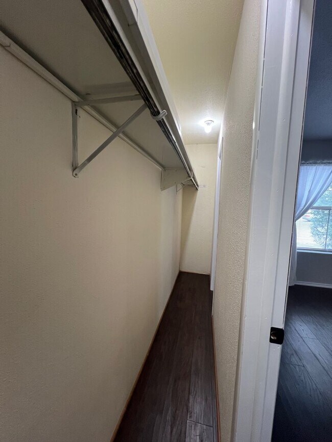 Building Photo - College Station - 1 bedroom / 1 bath Condo...