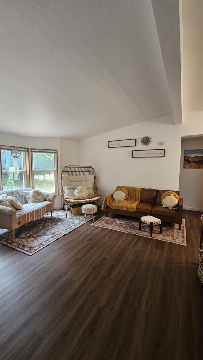 Building Photo - 8738 Boxwood Ct SE