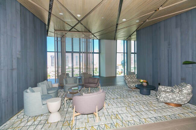 Building Photo - KOULA 2b2b1pkg Ready to Move In!