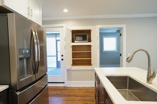 Building Photo - 714 Arlington Ave