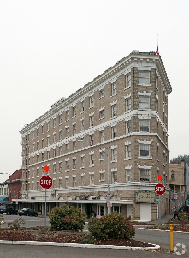 Building Photo - St Helen's Apts