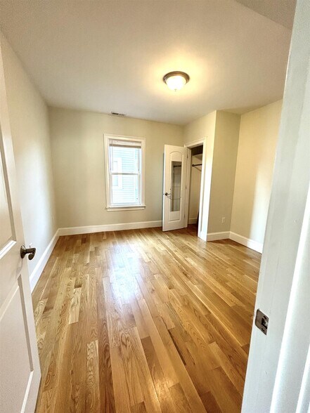 Building Photo - 57 Greenleaf Ave