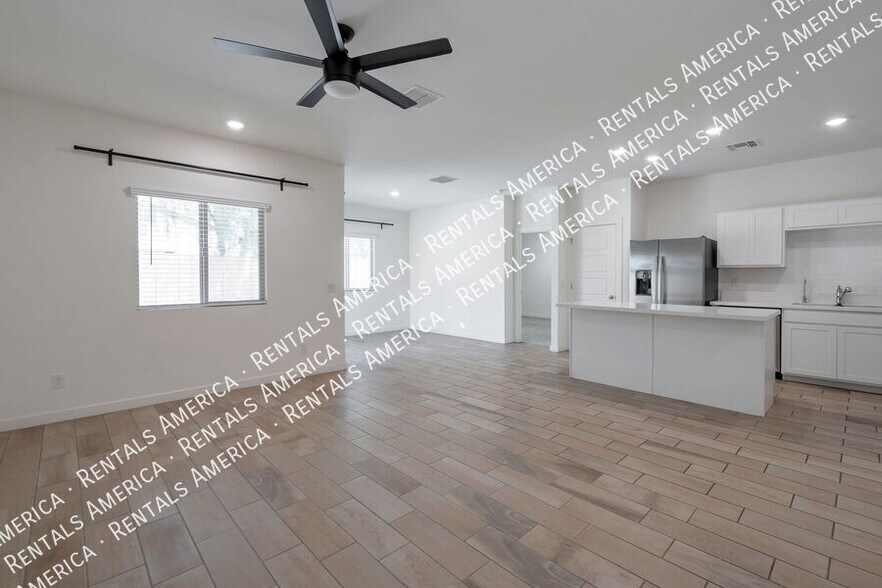 Building Photo - 948 E Wiley Way