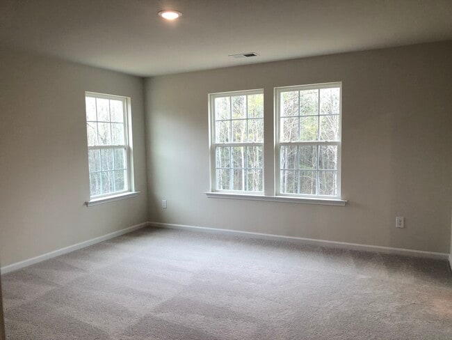 Building Photo - 601 Deep River Wy