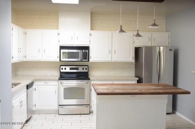 Building Photo - 9159 E Broadway Blvd