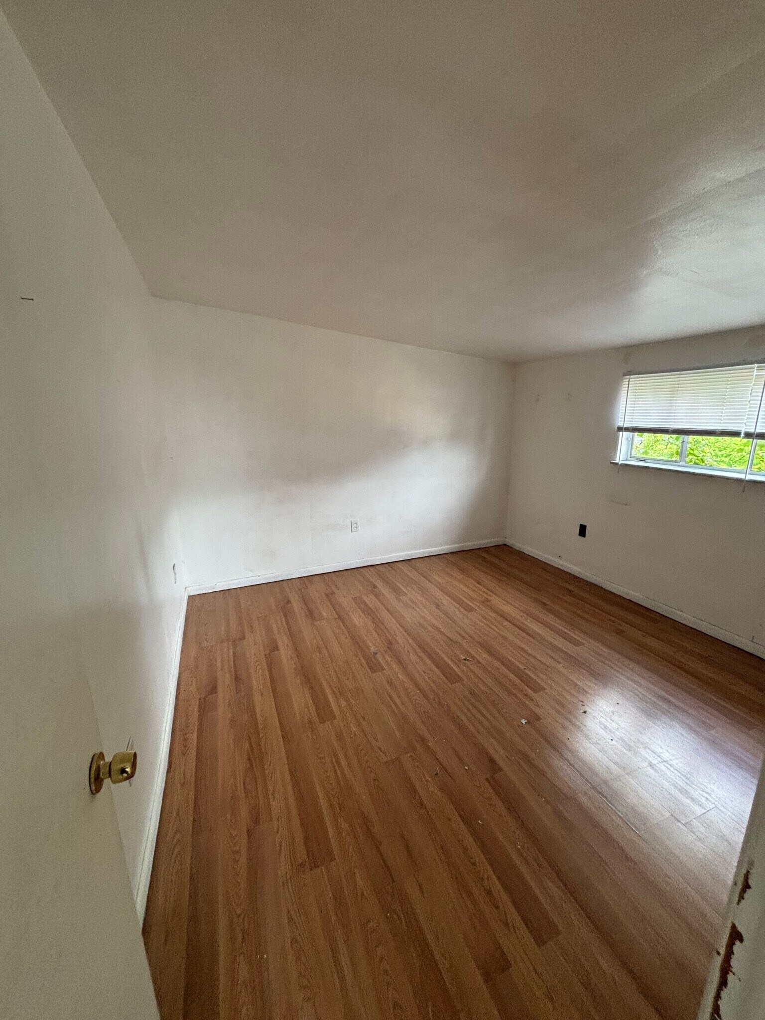 Building Photo - 404 Curtin Ave