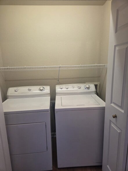 Laundry - 7440 S Blackhawk St