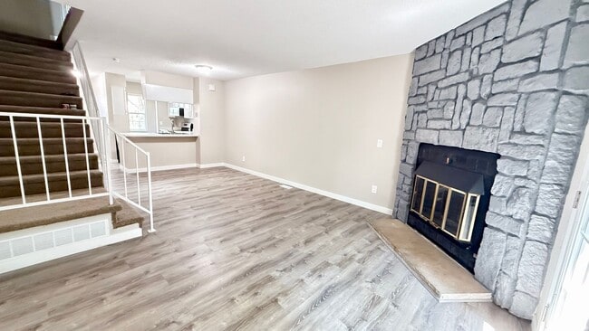 Building Photo - Fully Remodeled 2 Bedroom Townhome in Sout...