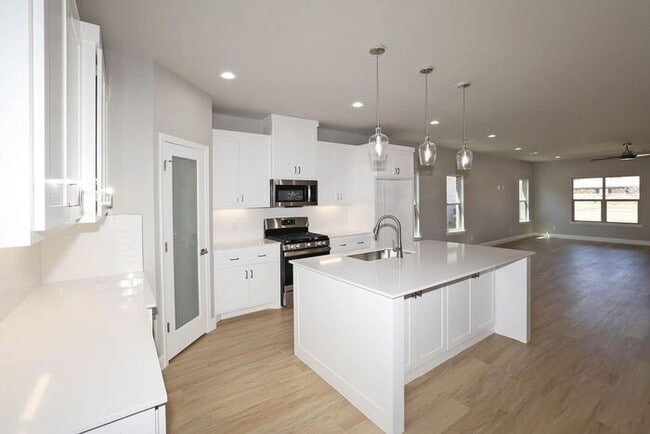 Building Photo - 4705 Scotty Dr
