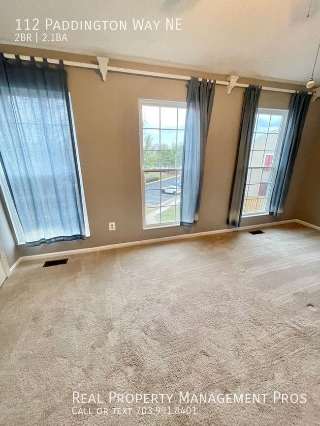 Building Photo - 112 Paddington Way NE