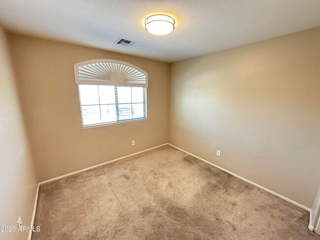 Building Photo - 7265 W Glenn Dr