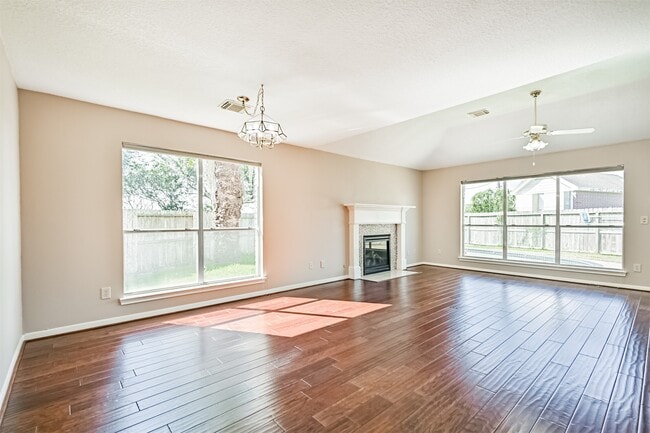 Building Photo - 4014 Ivywood Dr