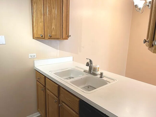 Building Photo - 1964 Kenilworth Cir