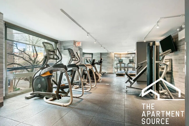 Building Photo - 1130 N Dearborn St