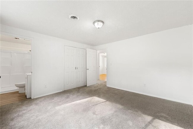 Building Photo - 1069 Martin Rd