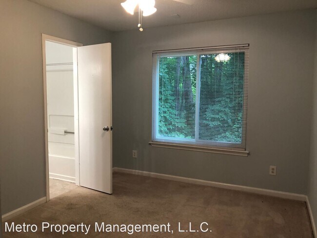 Building Photo - 1511 Graduate Ln