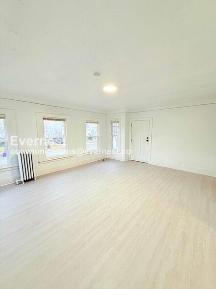 Building Photo - 8939 Dexter Ave