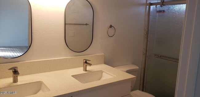 Building Photo - 2001 W Summit Pl