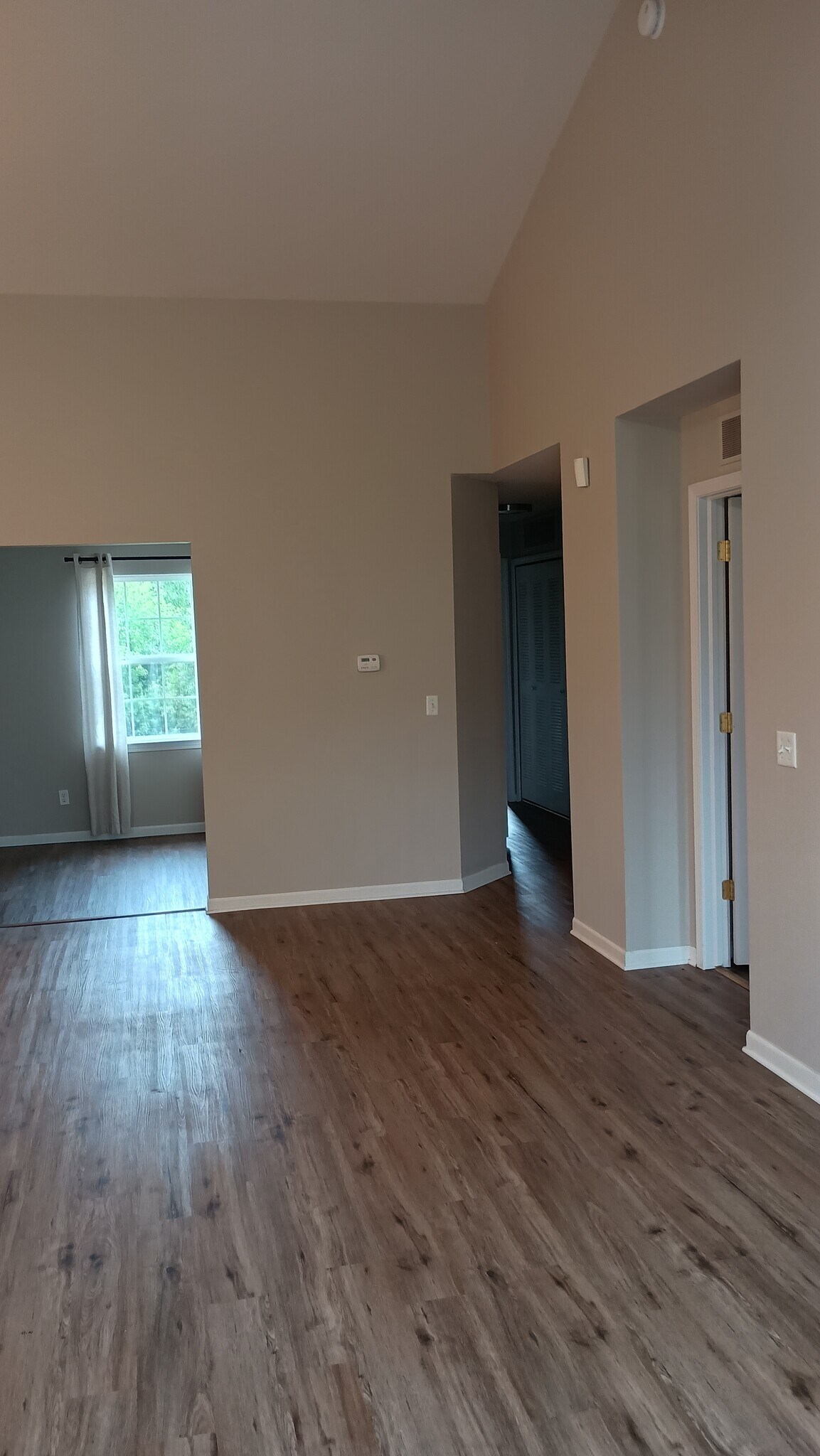 Building Photo - 2256 Monarch Dr