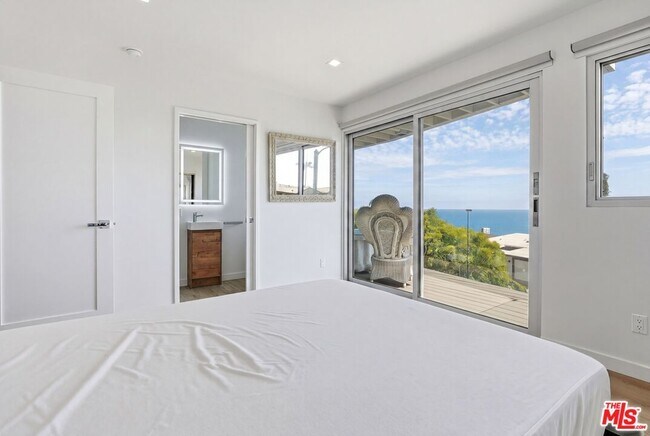 Building Photo - 18109 W Coastline Dr