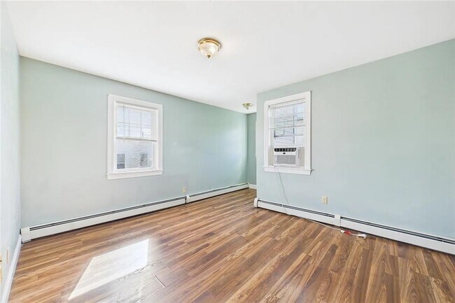 Building Photo - 136 Almy St